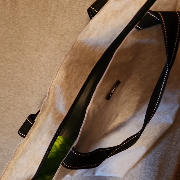 Scout Gray Tote Bag - Picture 3 of 13